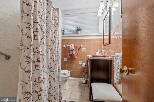 6729 Jackson St, Philadelphia PA  19135-2210 exterior