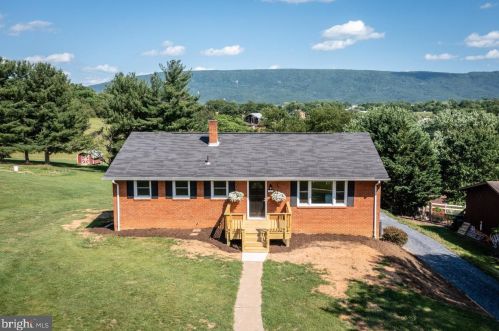 9500 Shenandoah Dr, New Market, VA 22844-9515