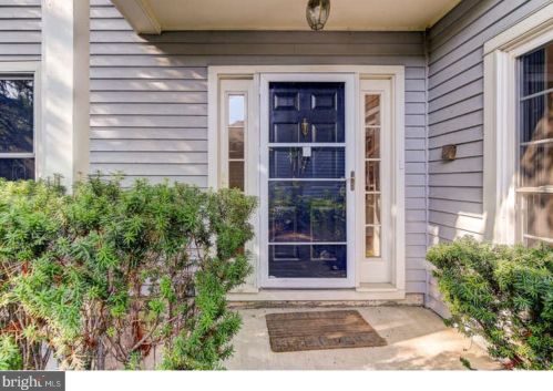 24 Stonebridge Ln, Princeton NJ  08540-7093 exterior