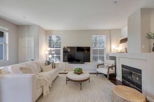 1804 Crescent Oak, Irvine CA  92618-4027 exterior