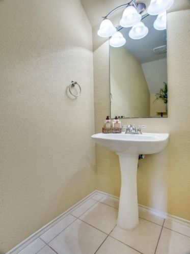 1473 Hedgewood Trl, Fort Worth TX  76112-4455 exterior