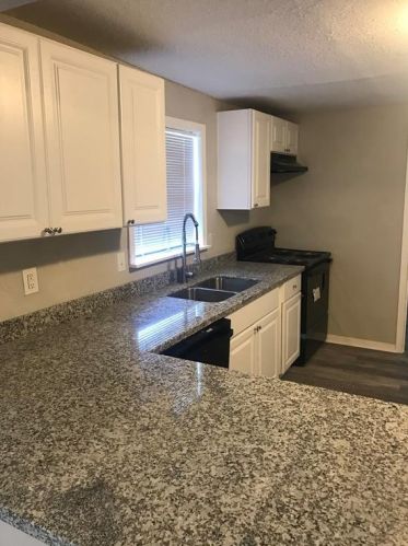 312 Munson St, Angleton TX  77515-5918 exterior