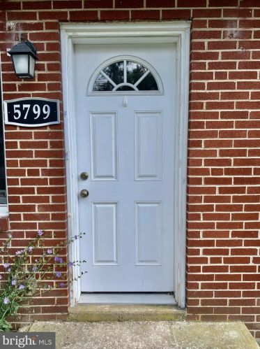 5799 Locust Ln, Harrisburg, PA 17109-5671