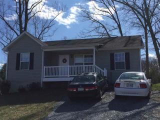 449 Kirby Ave, Waynesboro, VA 22980-3190