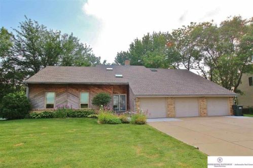520 Shorewood Ln, Waterloo, NE 68069-9784