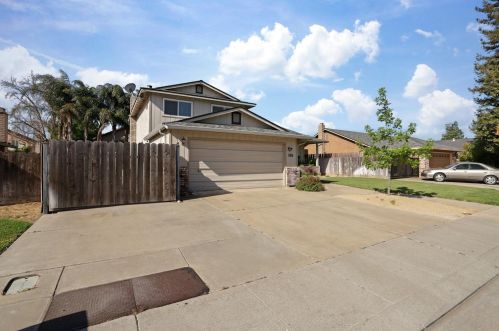 696 Tahoe St, Manteca, CA 95337-6853