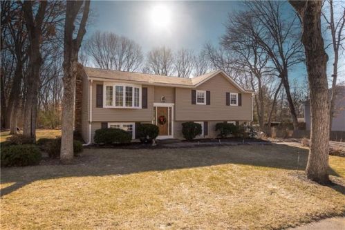 3 Metro Dr, Coventry, RI 02816-8537