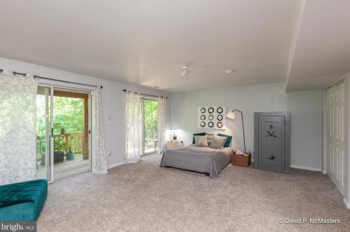 423 Shannondale Rd, Harpers Ferry WV 25425-4564 exterior