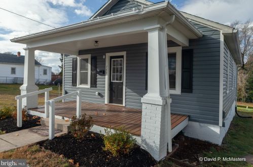 783 Jefferson Ave, Charles Town, WV 25414-1219