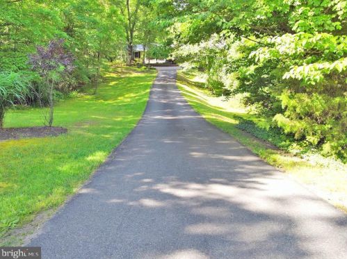 63 Grove Ln, Fredericksburg, VA 22406-5406