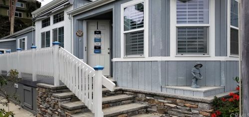 18601 Newland St, Huntington Beach CA  92646-1848 exterior
