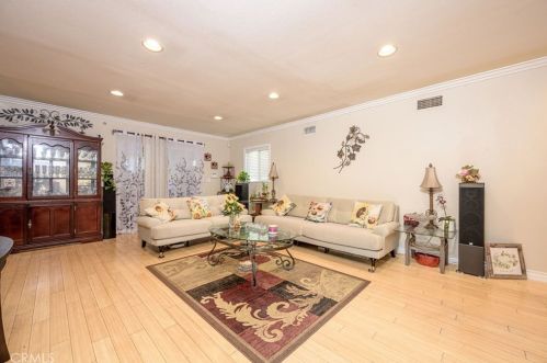 1527 Beacon Ave, Anaheim CA  92802-1313 exterior