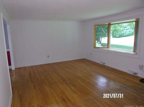 6 Heritage Rd, Upper Stepney, CT 06468-2506