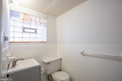 5744 12 St, Philadelphia PA 19122-4003 exterior