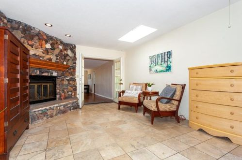 4251 Cindy St, San Diego, CA 92117-3807