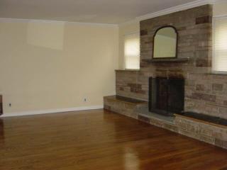 49 Circle Dr, Greenwich CT  06830-6737 exterior