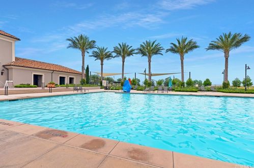 155 Pathway, Irvine CA  92618-8846 exterior