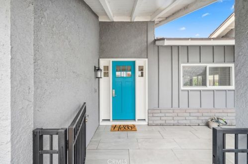 7132 Nimrod Dr, Huntington Beach, CA 92647-6222