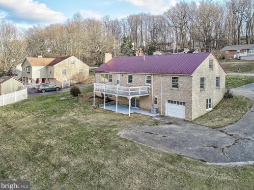 229 Darlene St, York PA  17402-5056 exterior