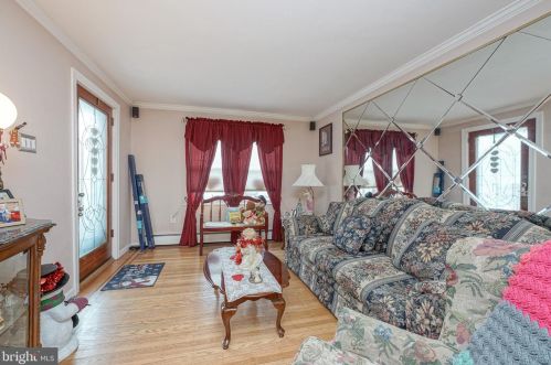 25 7th Ave, Runnemede, NJ 08078-1317