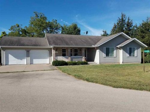 31400 383rd Ave, Bellevue IA  52031-9627 exterior