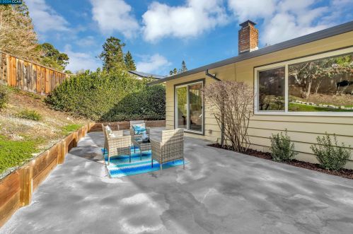 3 Whitehall Dr, Orinda, CA 94563-4225