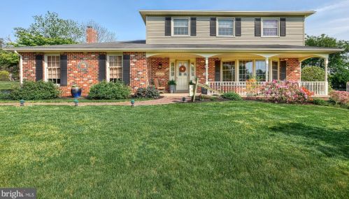 2980 Round Hill Rd, York, PA 17402-4142