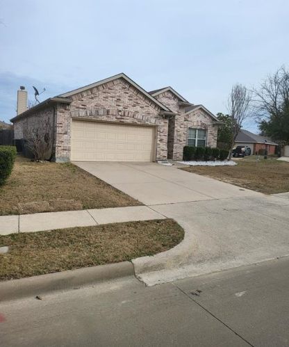 1801 Fairbanks Dr, Princeton TX  75407-2692 exterior