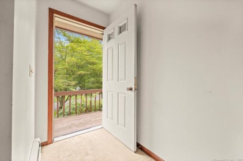 44 Angelus Dr, Greenwich, CT 06831-3634