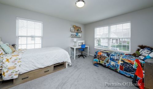 941 Emerald Dr, Pingree Grove IL  60140-9112 exterior