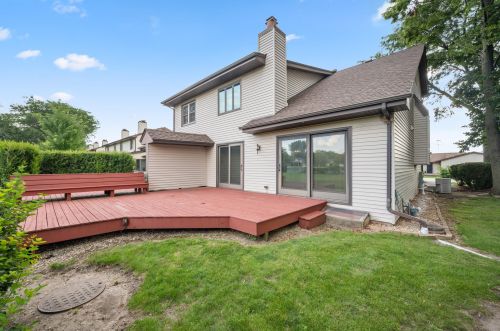 1604 Gingercreek Ct, Sycamore IL 60178-2722 exterior