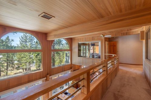 358 Skidder Trl, Truckee CA  96161-3928 exterior