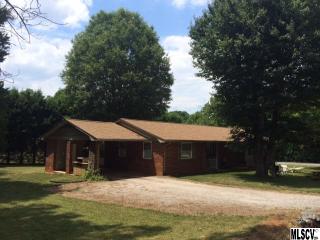 1583 26th Street Dr, Hickory, NC 28601-3128
