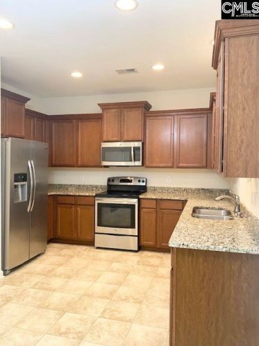 305 Favorite Ct, Cayce-West Columbia SC  29170-3318 exterior