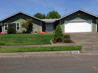 106 Villa Rd, Kelso, WA 98626-1820