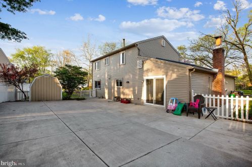 241 Nassau Dr, Tavistock NJ 08033-3976 exterior