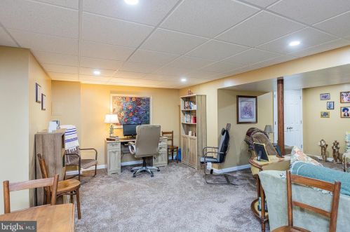 1740 Southport Dr, Lancaster PA  17603-9351 exterior