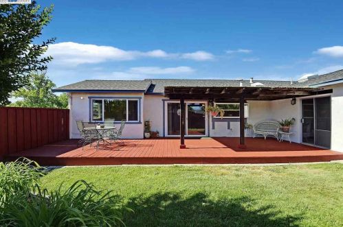 2411 Wellingham Dr, Livermore, CA 94551-1742
