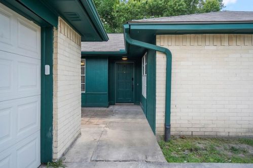 16930 Glen Eagle Dr, Conroe TX  77385-3702 exterior