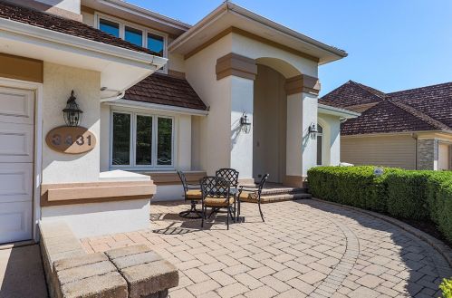 3431 White Eagle Dr, Naperville, IL 60564-4608