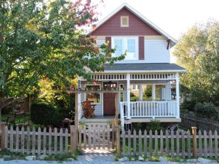 10041 42nd Ave, Seattle WA  98146-3614 exterior