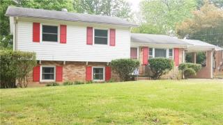 1808 Belcrest Dr, Greensboro, NC 27406-3202