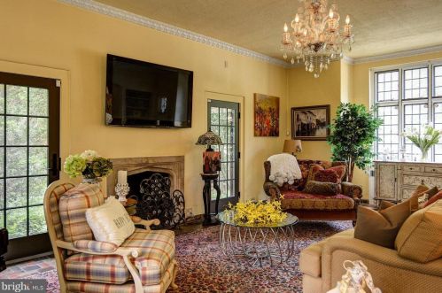 585 Warwick Rd, Haddonfield NJ 08033-3845 exterior