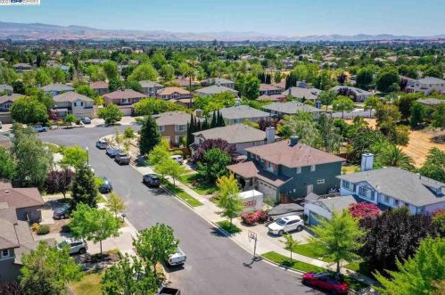 1650 Bridle Path Ct, Livermore, CA 94551-9016
