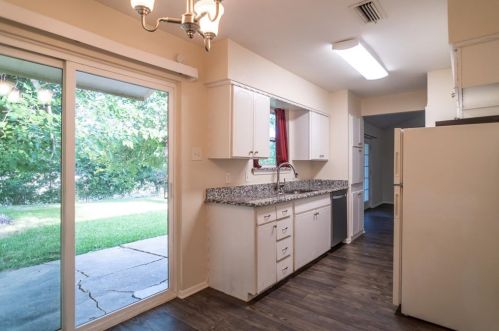 3406 Cheyenne St, Irving TX  75062-3013 exterior