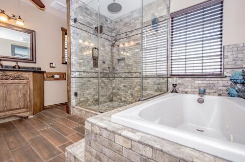 317 County Road 893a, Angleton TX 77515-9490 exterior