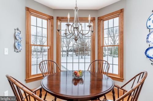 5 Linden Dr, Carlisle PA 17015-6906 exterior