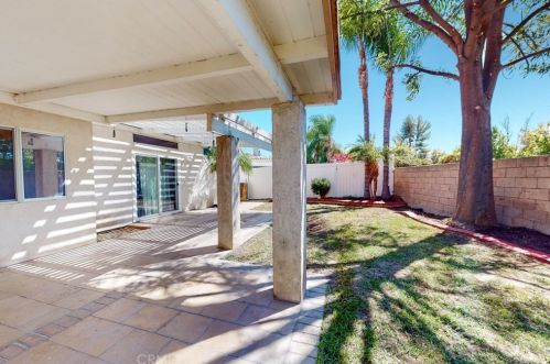 1204 Avenida Floribunda, San Jacinto CA  92583-5208 exterior
