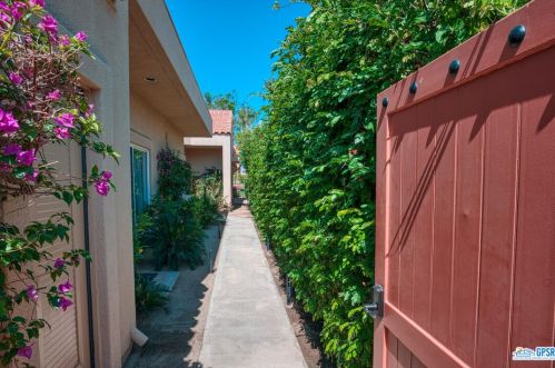 55 Oak Tree Dr, Rancho Mirage, CA 92270-1612