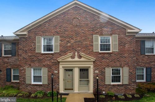 8416 Penshurst Dr, Springfield, VA 22152-1137